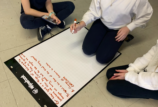 Whiteboard_VNPS_Thinkingclassroom_Teacher_math_Lesson_groupwork_School