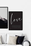 Kristen typografiplakat - LOVE - Korinter 13:4-8 - Plakatbar.no