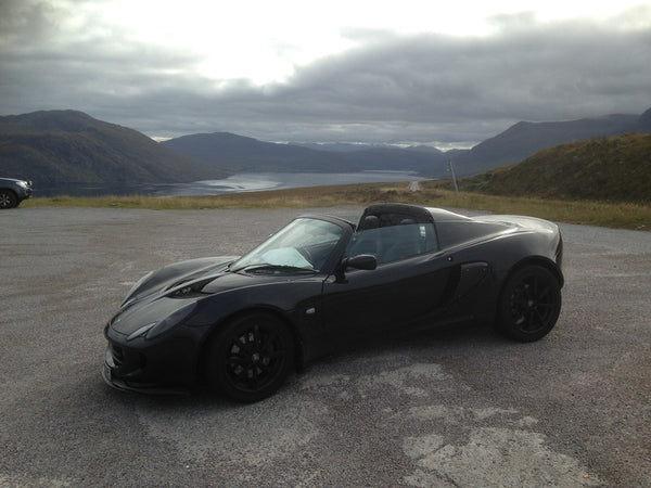 Lotus Elise with black stainless steel fuel cap surround bolts