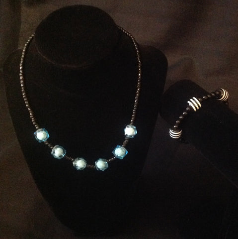 Frozen Bliss Necklace Set