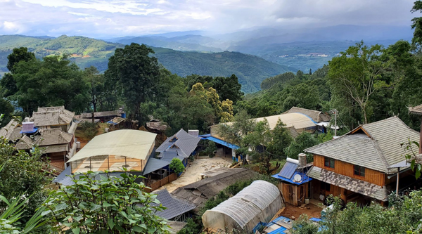 A view from the side of the road in Jing Mai