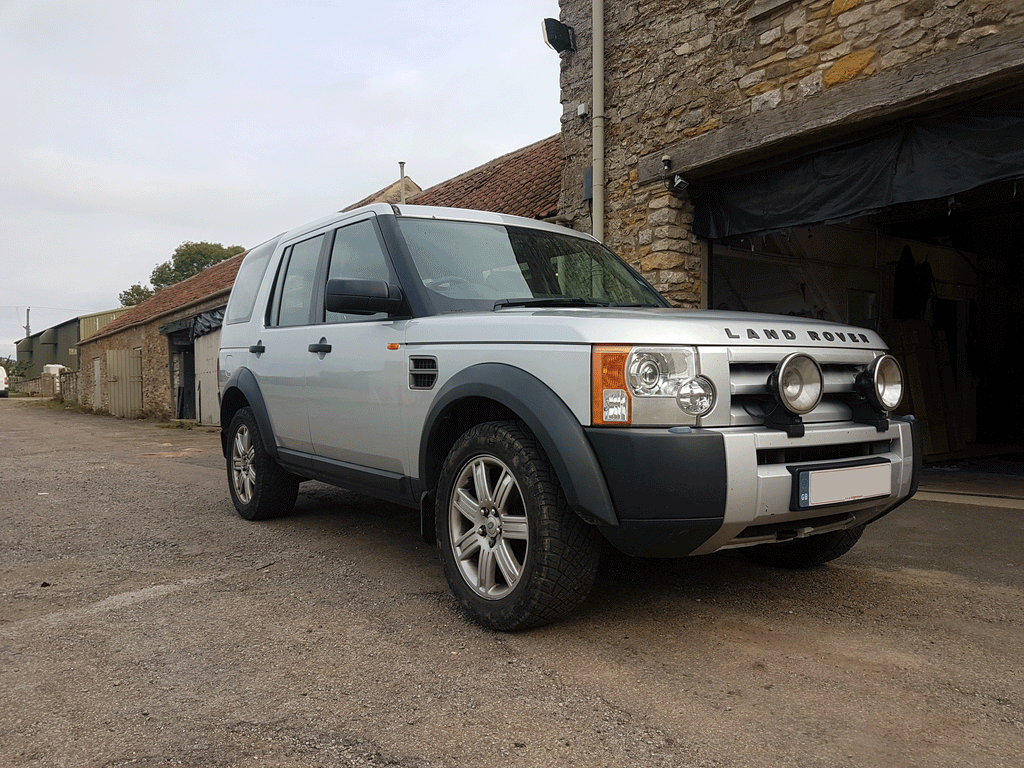 Land Rover Discovery 3 Front Runner Roof Rack Fitting and TentBox Hard Shell - Yorkshire Trek Overland