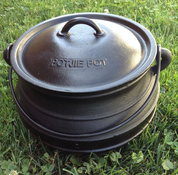 http://cdn.shopify.com/s/files/1/0889/6726/products/potjie-pots-potjie-pot-cauldron-size-1-pure-cast-iron-3-quart-bean-pot-3_grande.jpg