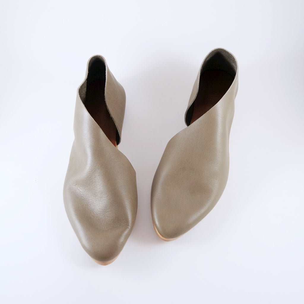 The Sandy. Elephant Grey