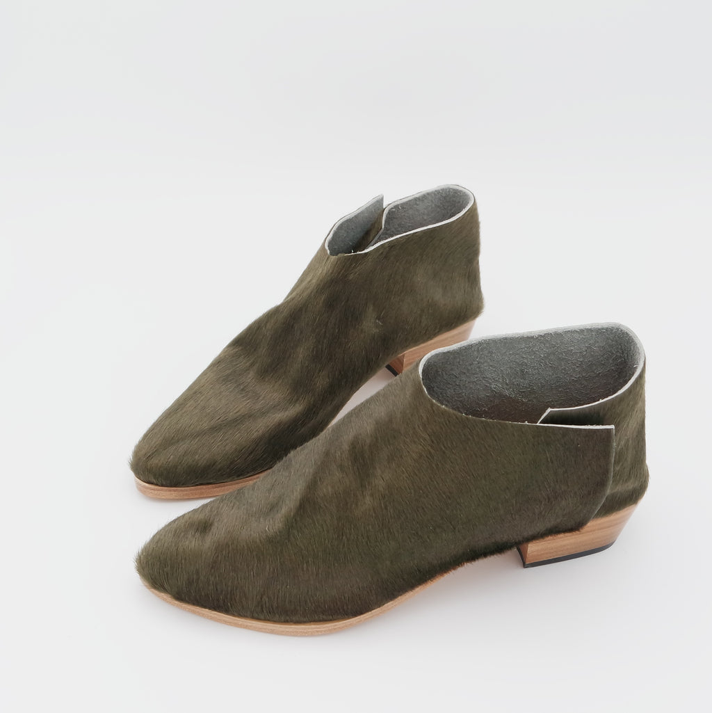 READY MADE: SIZE 38. The Terilyn. Moss Hair On. 3cm.