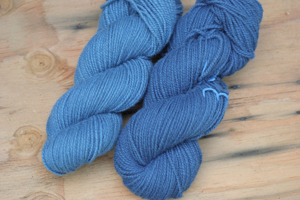 Indigo dyed blue yarn