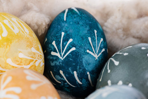 Naturally dyed Easter eggs tutorial