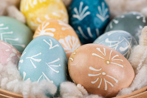 Tutorial for how to dye Easter eggs naturally using food