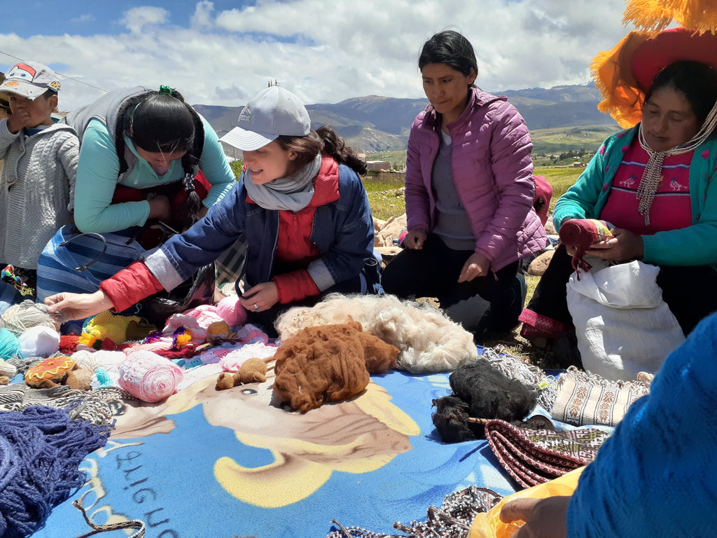 volunteer upis quechua weavers