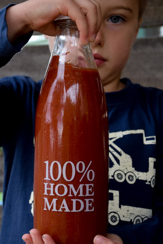 Making homemade tomato sauce