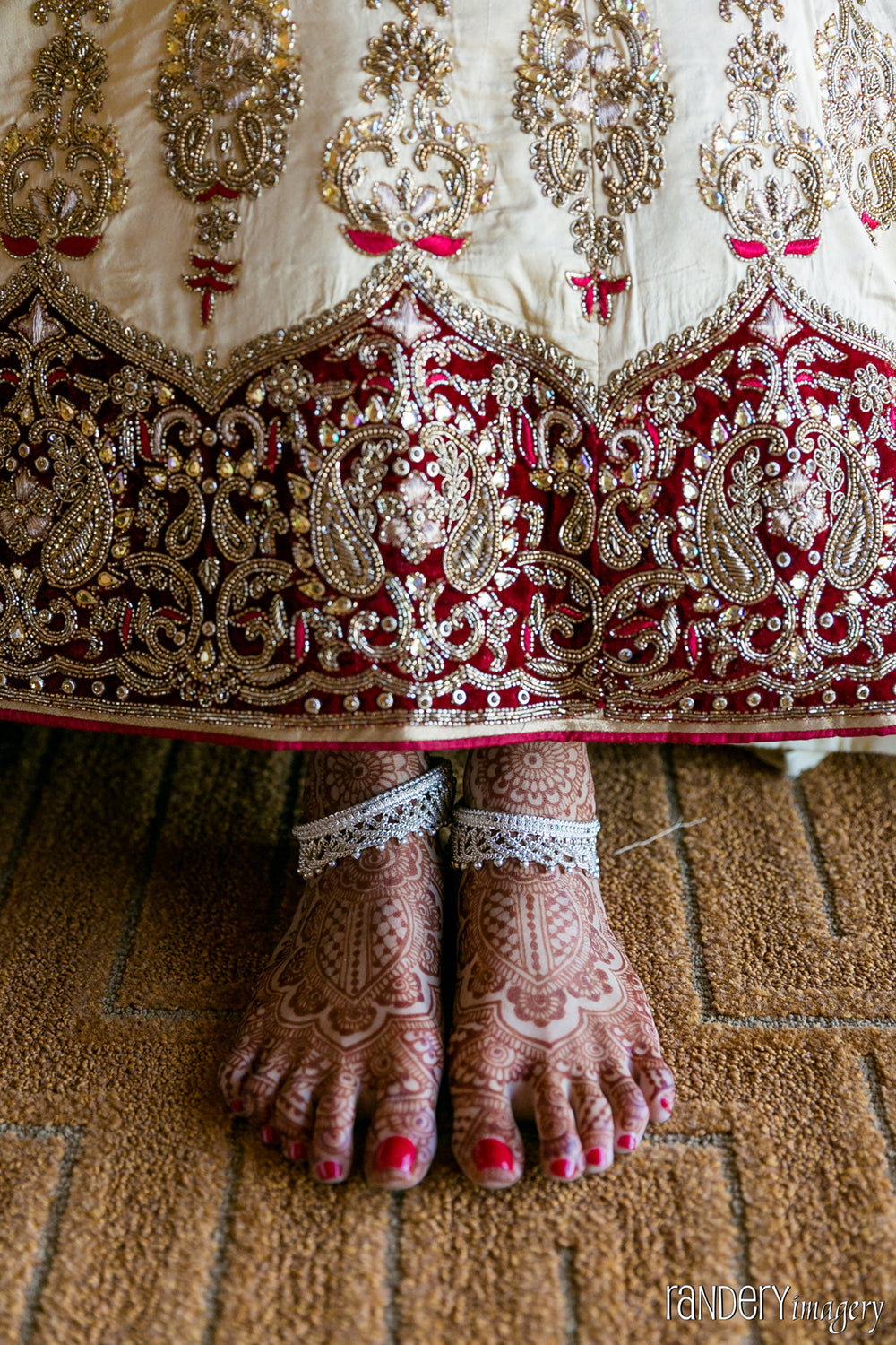 Indian bride mehndi henna feet 