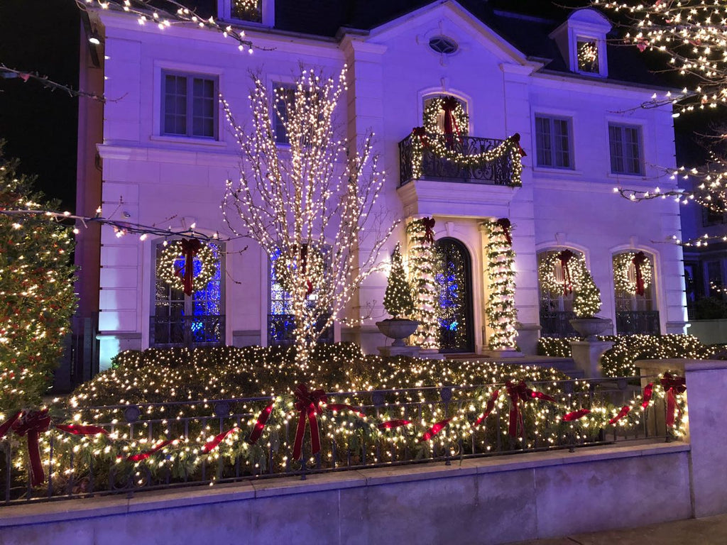 Wrap-around-pillar wreath and lightshow