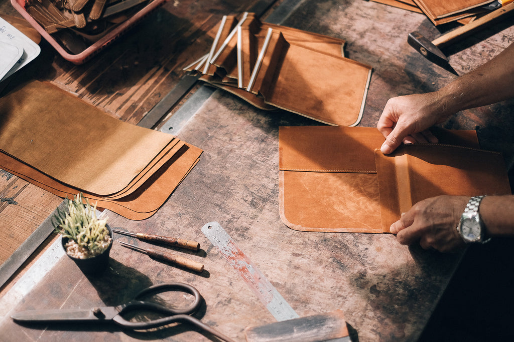 ขั้นตอนการผลิตของกระเป๋าเมเมนโตะ process of making Memento Bag genuine leather
