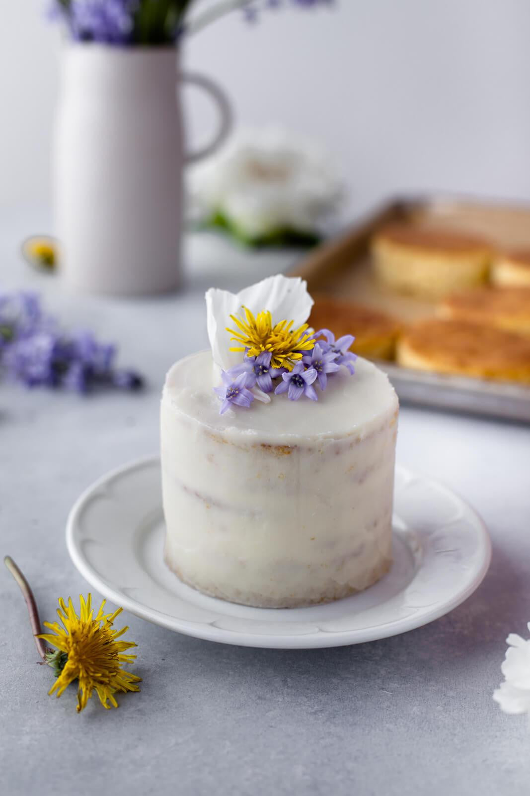 Dandelion-Tea Frosted Mini Cakes