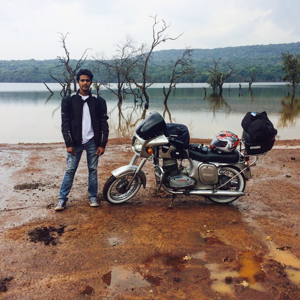 Two Stroke Tuesdays Trip Machine Company E17 Dream Machine Yamaha Rajdoot RD 350 Escorts Group Escorts Yamaha Yezdi Classic 250 Jawa 250 Royal Enfield Himalayan Yamaha RX 100 Yamaha RX 135