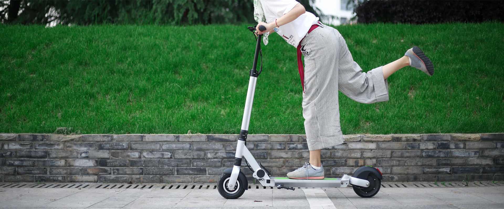 how to maximise the range of your electric scooter