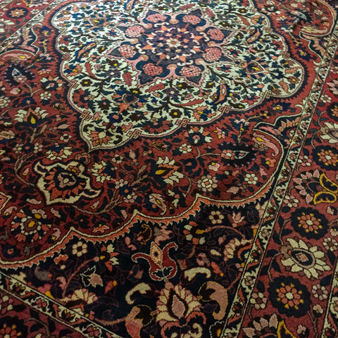 Bakhtiar 420 Red - 6'9" x 10'4"