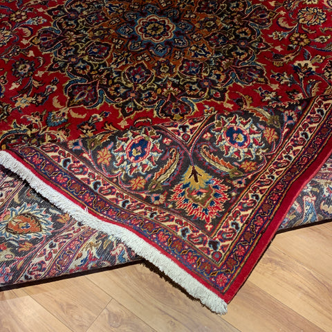 Mashad - 9'5" x 9'8" (286cm x 295cm)