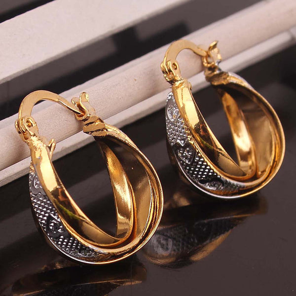 23920円 正規品送料無料 アラベッラ レディース ピアス イヤリング アクセサリー Cubic Zirconia Small In Out Hoop Earrings in Sterling Silver or 18k Gold Plated over