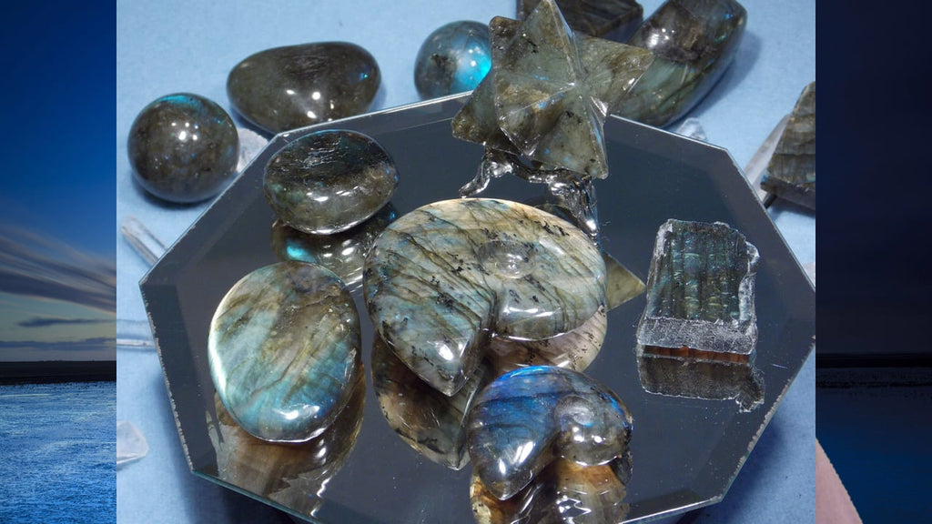 Healing Crystal Handbook: Labradorite