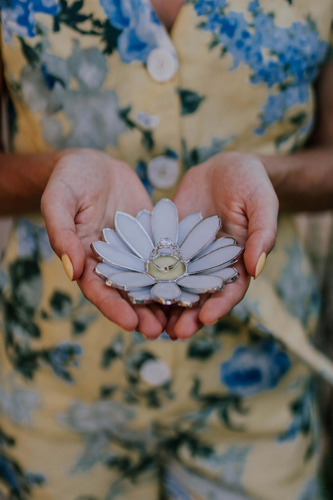 stained-glass-daisy-wedding-ring-dish-by-waen