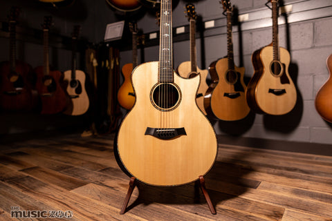 Taylor 900 Series Acoustic Guitars 7