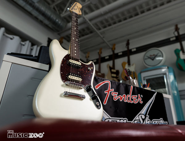 Fender American Special Mustang Limited Edition Olympic White