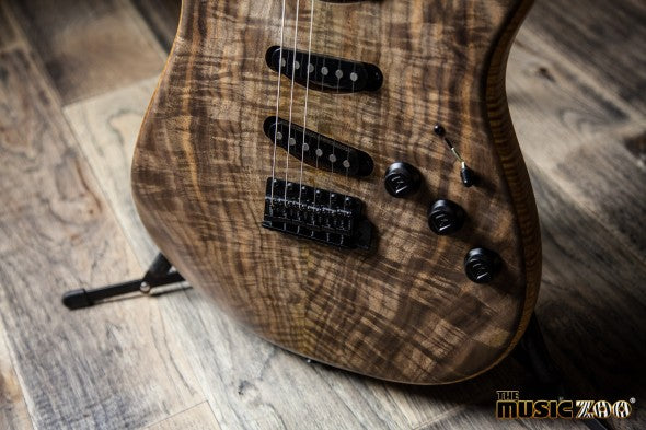 Fender Walnut Koa (3 of 6)