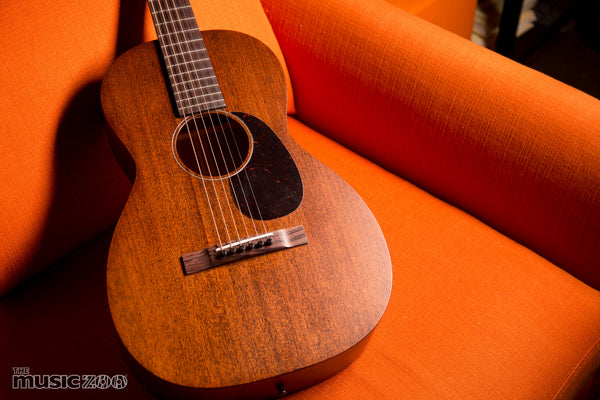 Martin Custom Shop Style 15 0 Short Scale Acoustic The Music Zoo Review and Video