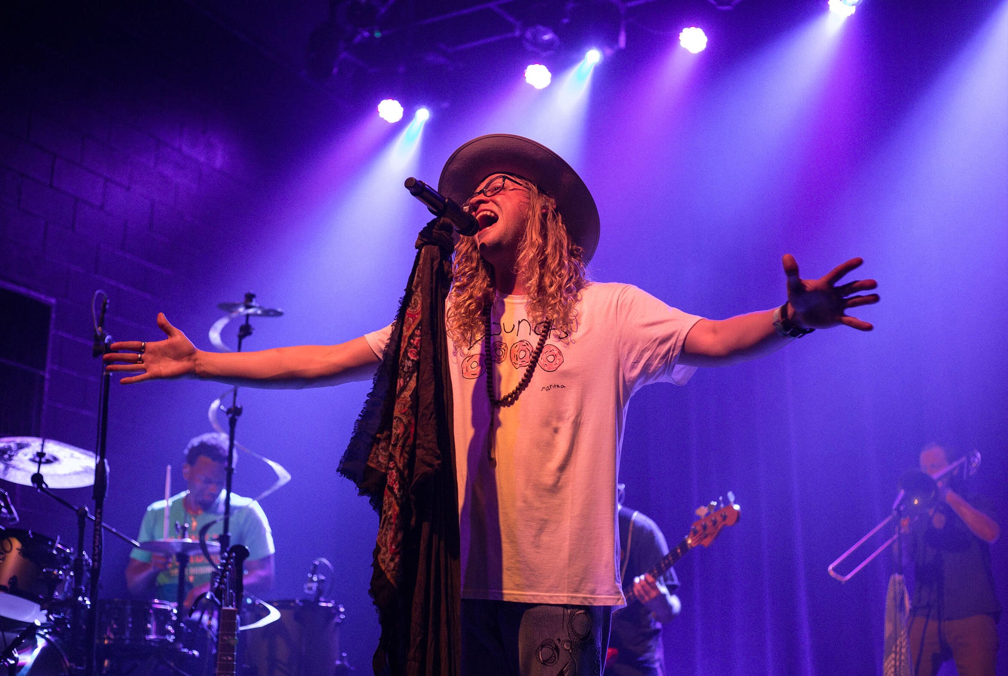 allen stone in THE DONUTS umano