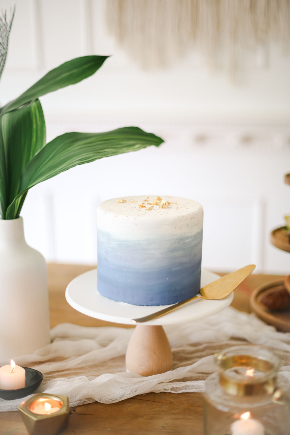 blue ombre cake