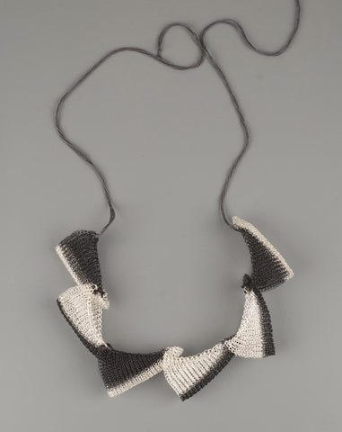 contemporary wire necklace 