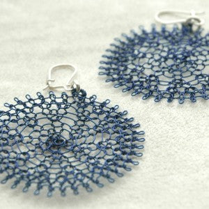wire crochet blue flowers