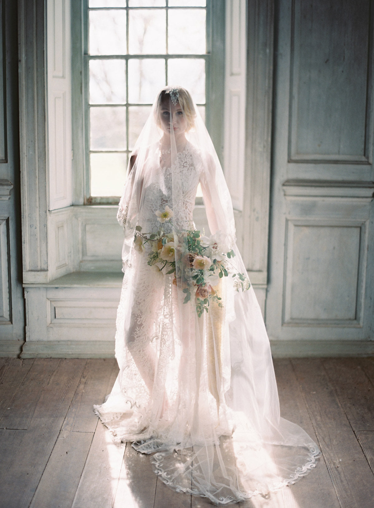  Claire Pettibone Couture Snow Lace Wedding Dress