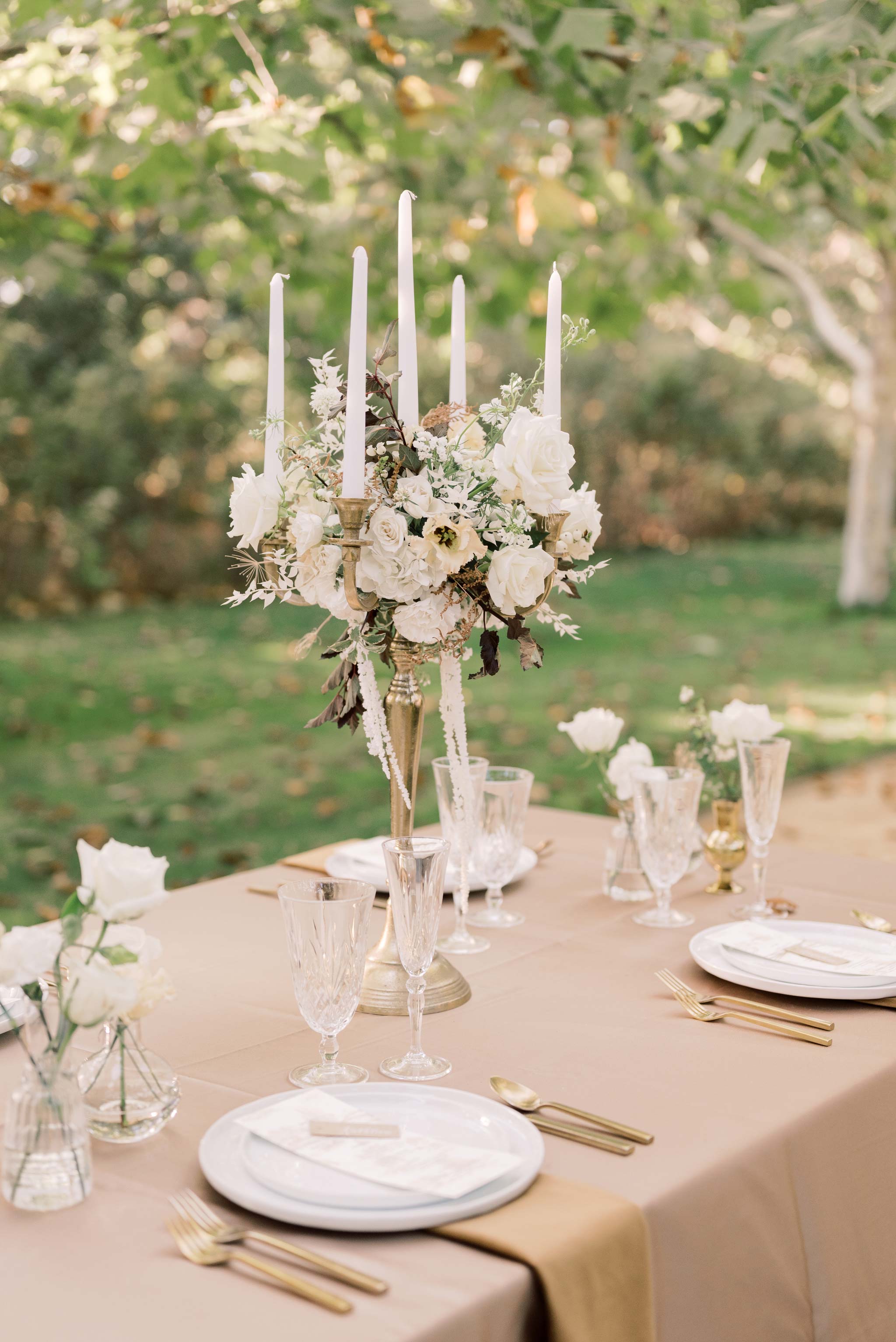 Wedding Tabletop Florals by Solstice Bloom