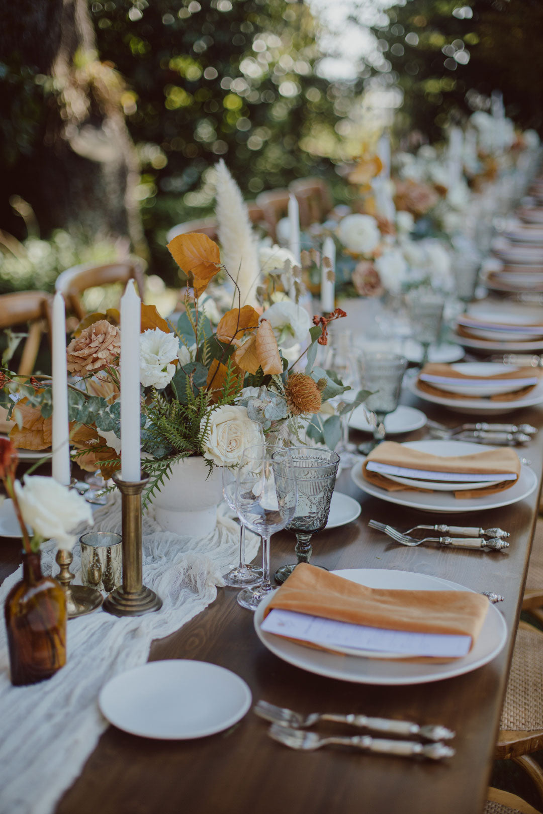 Wedding tabletop design with wedding flowers