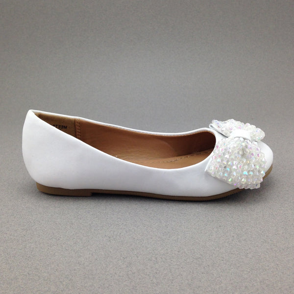 ladies white flat shoes