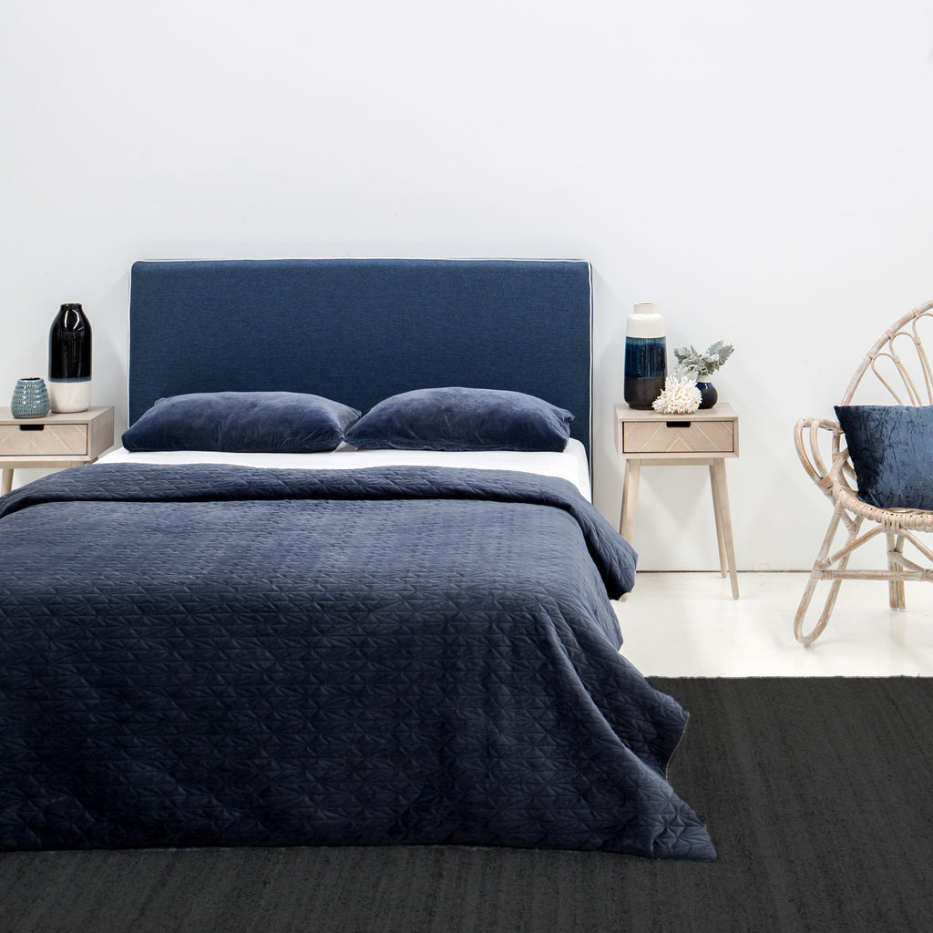 colour-trend-2020-ink-blue-bedroom.jpg