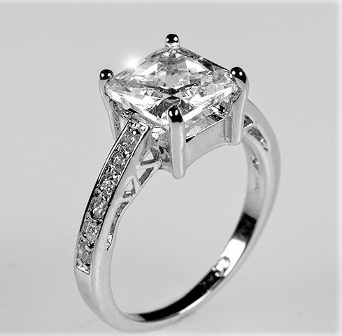 Side Accents Stones Princess Cut Cubic Zirconia Ring .925 Sterling Silver 8mm