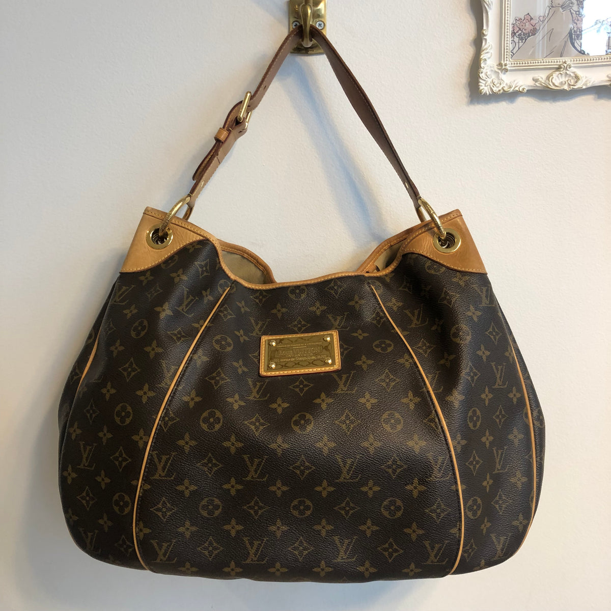 Authentic LOUIS VUITTON Monogram Galleria GM Handbag – Valamode