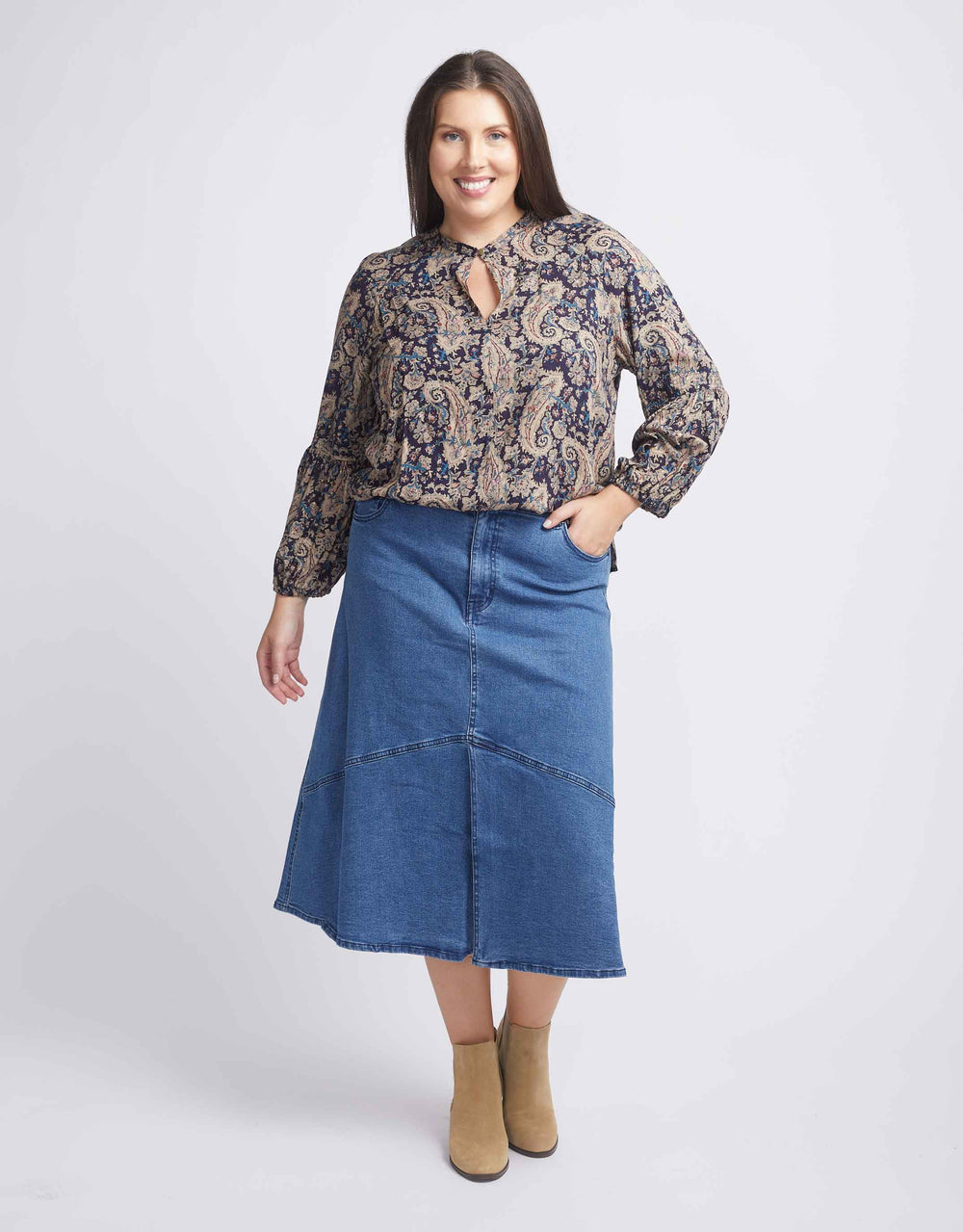 betty-basics-everly-denim-skirt-mid-denim-blue-womens-plus-size-clothing