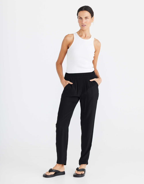 Miles Away Pants - Black