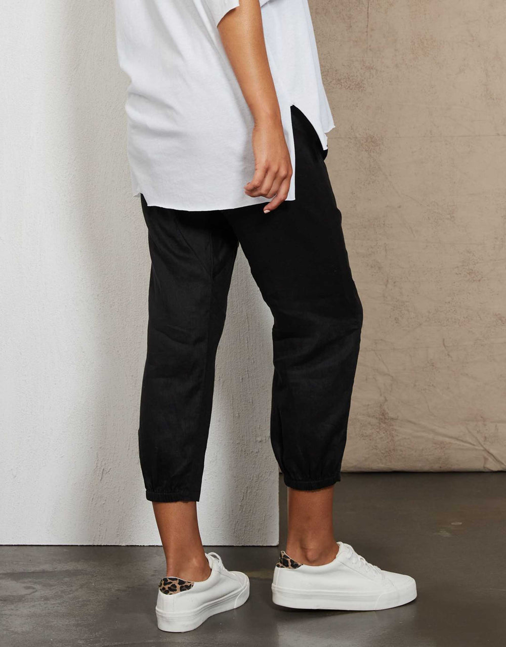 eb&Ive | Studio Relaxed Pant - Ebony | Casual Pants