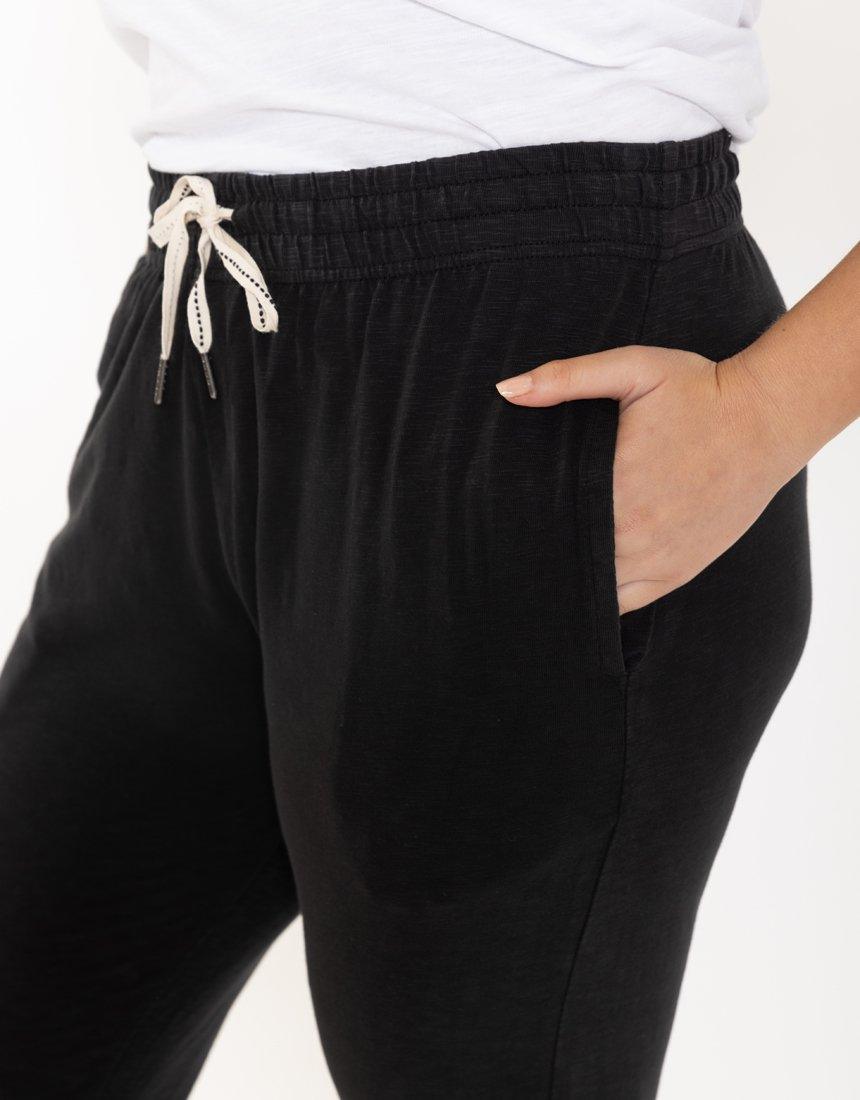 Plus Size 3/4 Brunch Pants - Black Elm Embrace | Plus Size Clothing