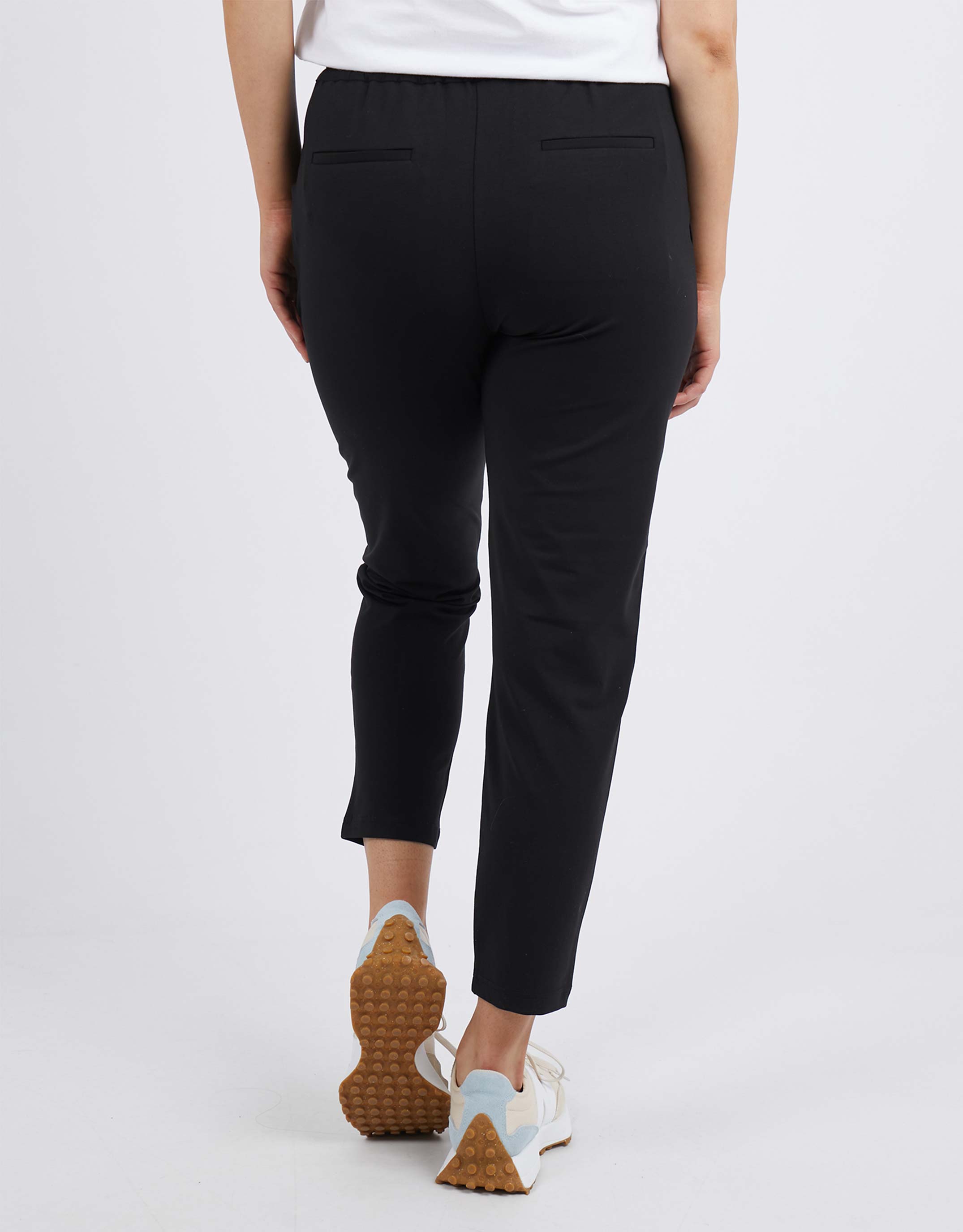 foxwood-everyday-pant-black-womens-clothing