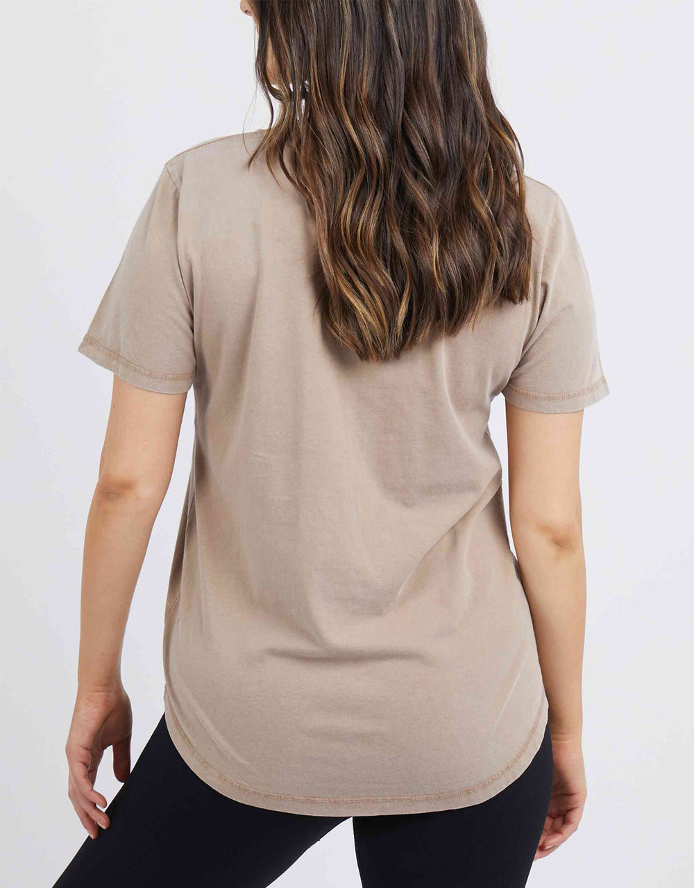 foxwood-fly-tee-sand-womens-clothing