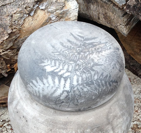 Fern image on urn cap