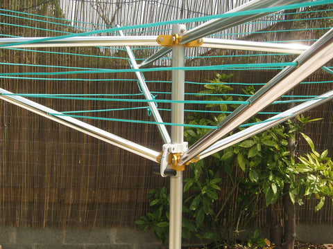 outdoor clothesline