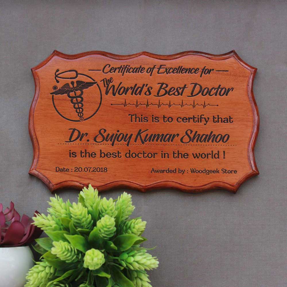 The World's Best Doctor Certificate of Recognition - Certificates for Doctors - Doctor's Award made out of wood - wooden certificate award for your doctor - gift for friends - engraved birthday gifts for doctors - unique woode gifts - personalized wooden gift ideas - woodgeekstore