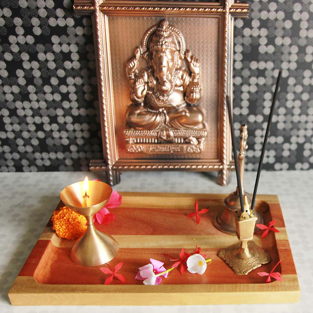 Wooden Ganesh Puja Thali. This Wooden Decorative Tray Can Be Used As Puja Thali. Looking for Ganesh Chaturthi Gifts Online? These Wooden Trays Make Great Ganesh Chaturthi Gifts. Wooden Tray Are Best Gifts For Ganpati Festival. 